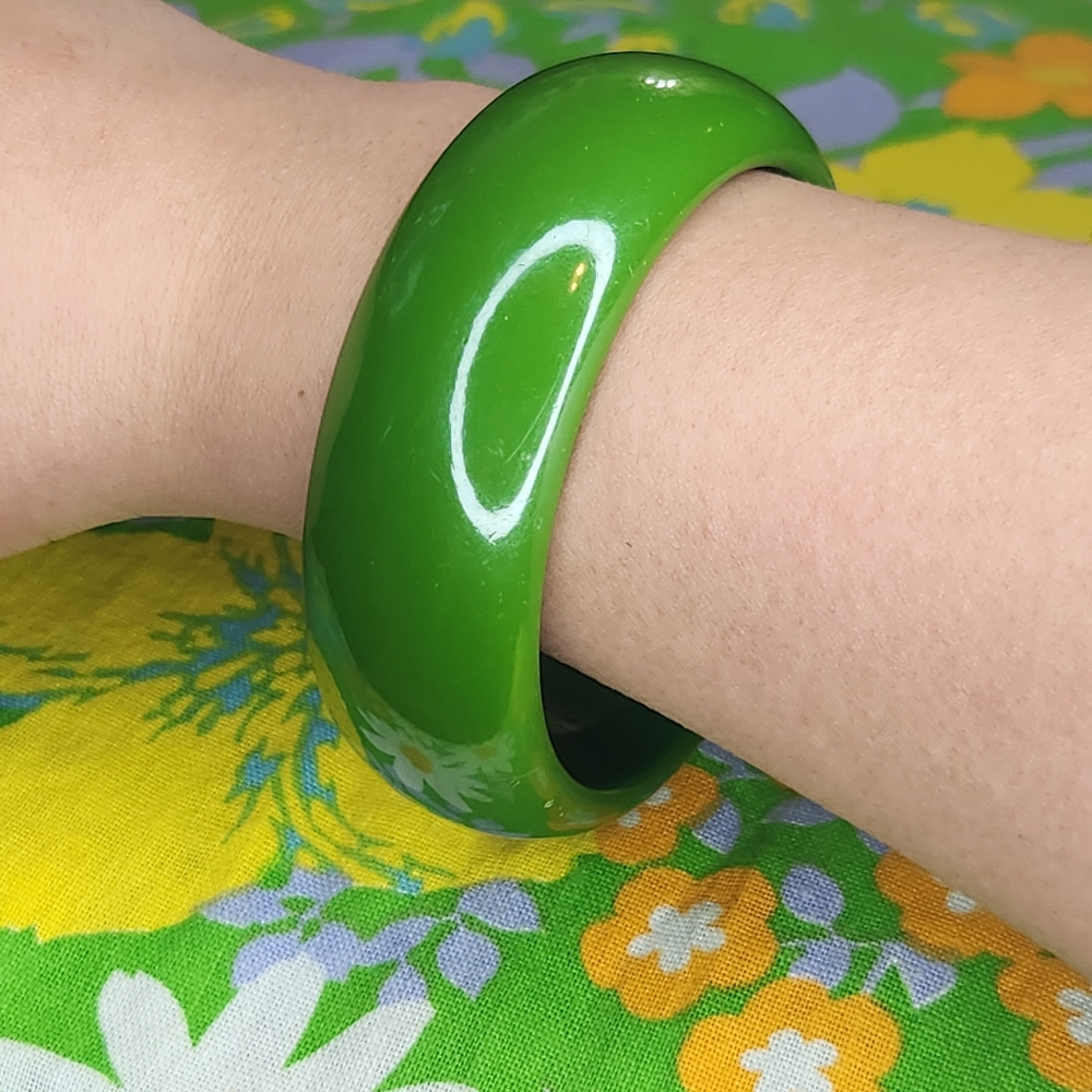 Vintage 40s/50s Olive Green Chunky Bakelite Bangle Bracelet
